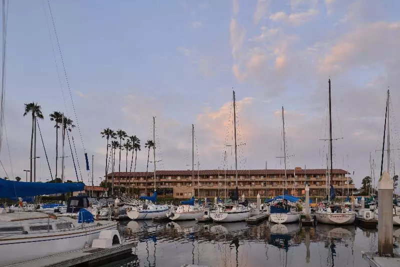 Holiday Inn Express Hotel & Suites Ventura Harbor, An Ihg