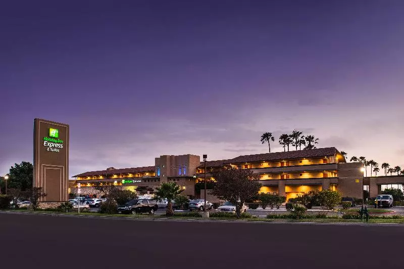 Holiday Inn Express Hotel & Suites Ventura Harbor, An Ihg