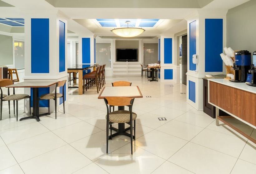 Holiday Inn Express Hotel & Suites Magee By Ihg