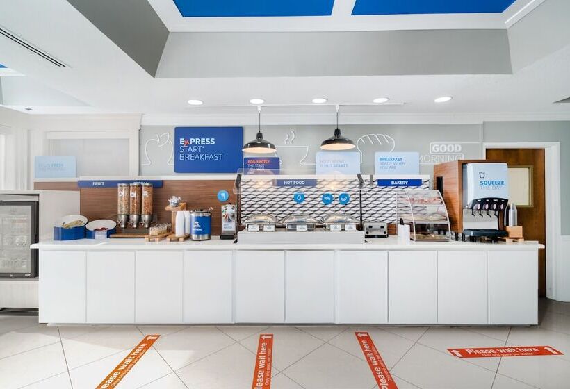 Holiday Inn Express Hotel & Suites Magee By Ihg