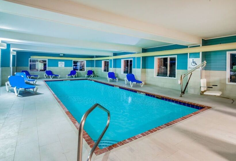 Holiday Inn Express Hotel & Suites Magee By Ihg