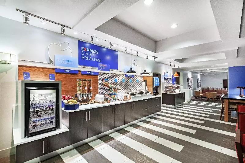 Holiday Inn Express Hotel And Suites Shreveport South Park Plaza, An Ihg