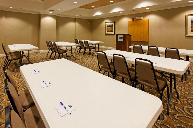 בית מלון כפרי Holiday Inn Express Andalusia, An Ihg