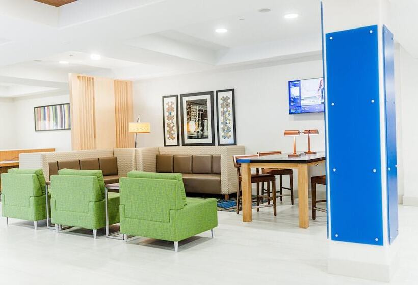 בית מלון כפרי Holiday Inn Express Andalusia, An Ihg