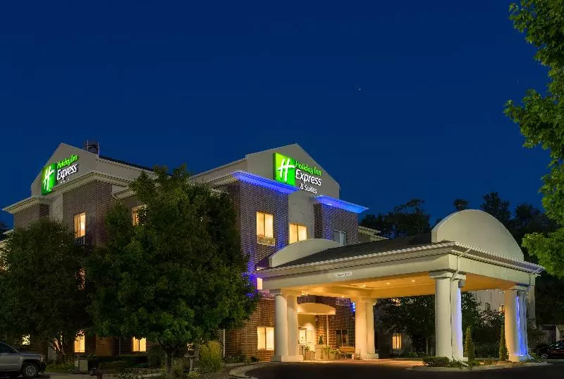 호텔 Holiday Inn Express Independence   Kansas City, An Ihg