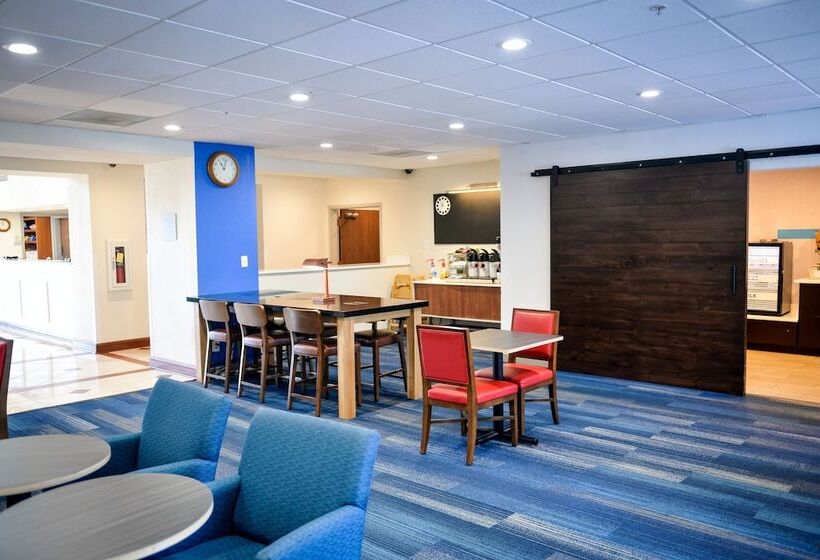 בית מלון כפרי Holiday Inn Express Prince Frederick, An Ihg