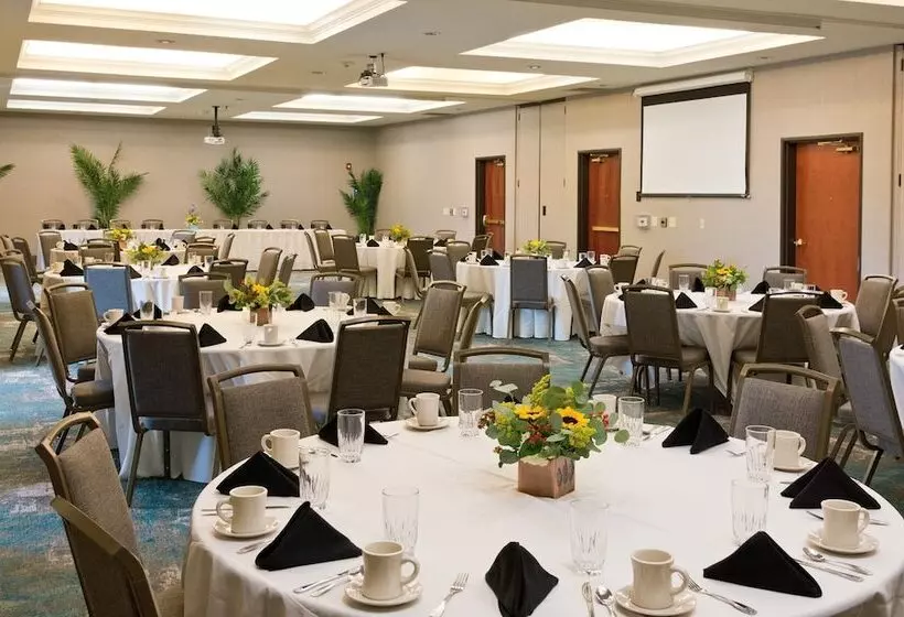 בית מלון כפרי Holiday Inn Pearl Jackson Area, An Ihg