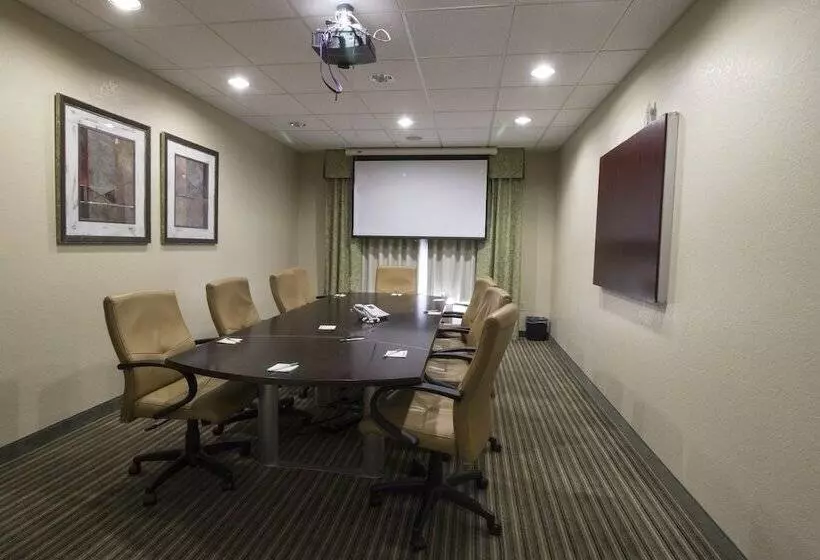 בית מלון כפרי Holiday Inn Pearl Jackson Area, An Ihg