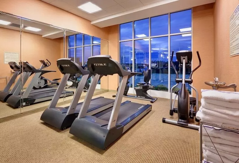 בית מלון כפרי Holiday Inn Pearl Jackson Area, An Ihg