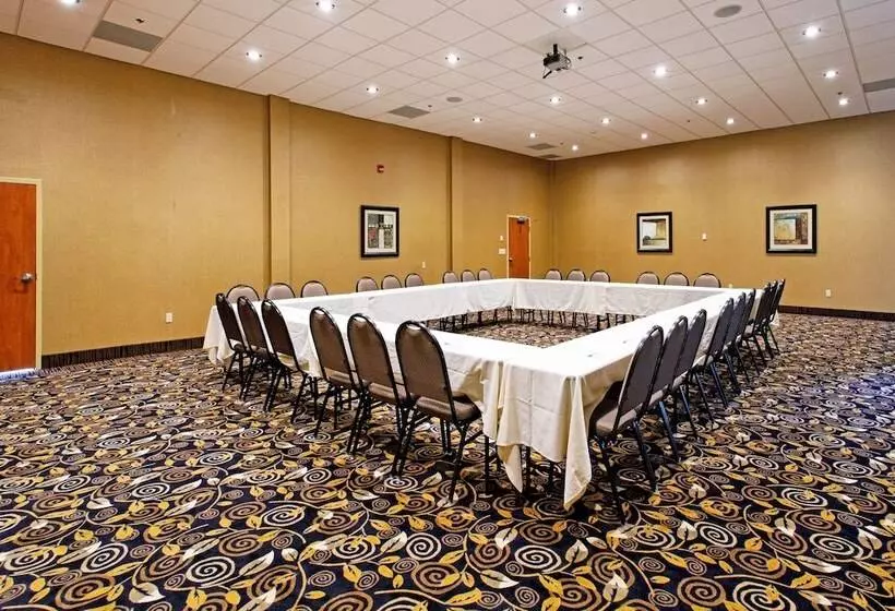 Holiday Inn Hotels Batesville, An Ihg