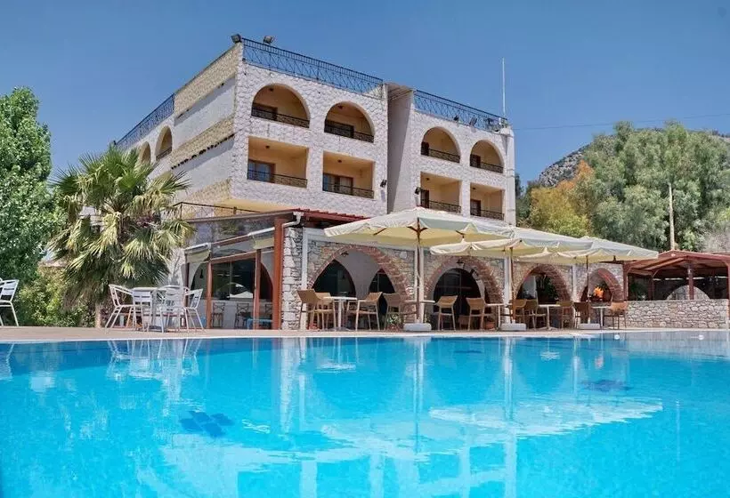 Silver Bay Hotel & Bungalows