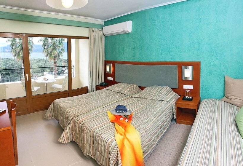 Silver Bay Hotel & Bungalows