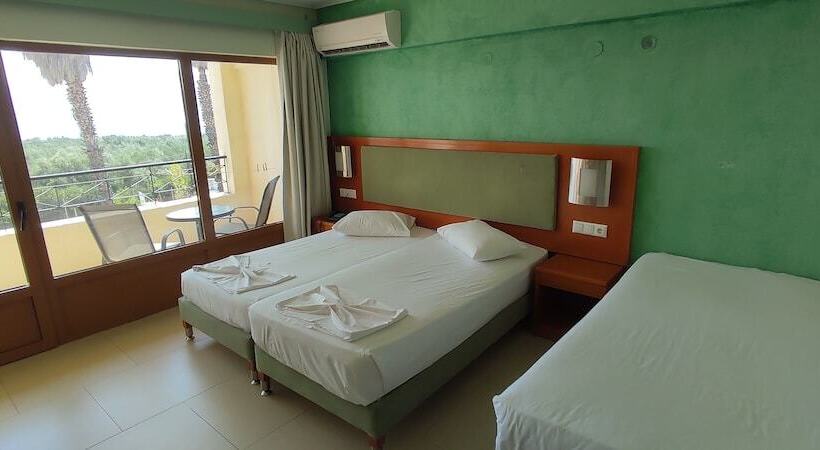 Silver Bay Hotel & Bungalows