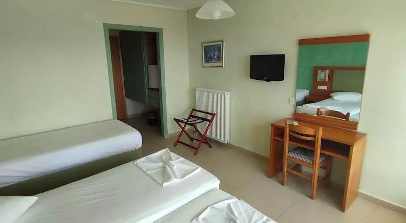 Silver Bay Hotel & Bungalows