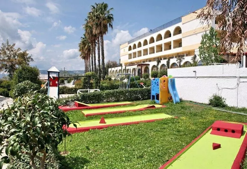 Silver Bay Hotel & Bungalows