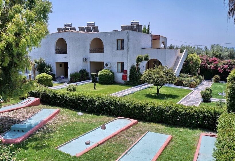 Silver Bay Hotel & Bungalows