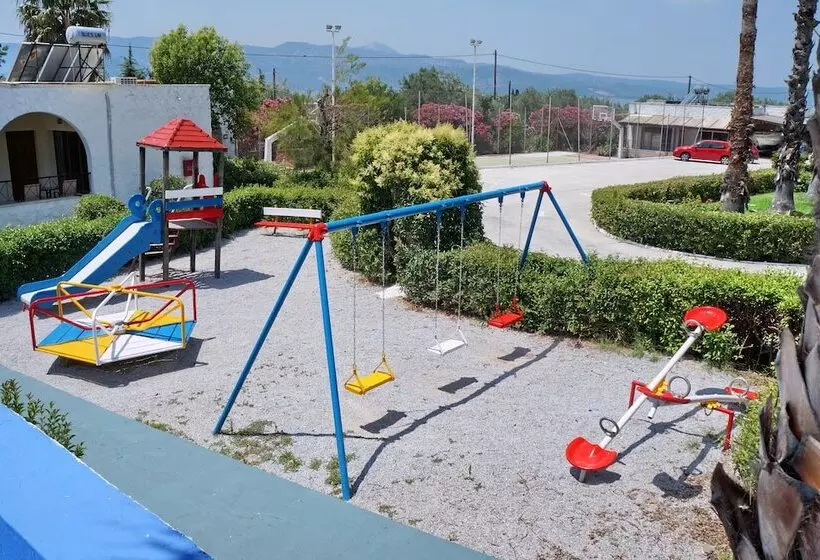 Silver Bay Hotel & Bungalows