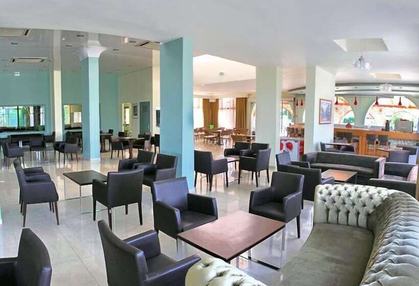 Silver Bay Hotel & Bungalows