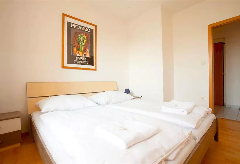 Travellers Hostel Dlouha