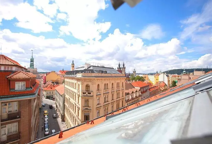 Travellers Hostel Dlouha