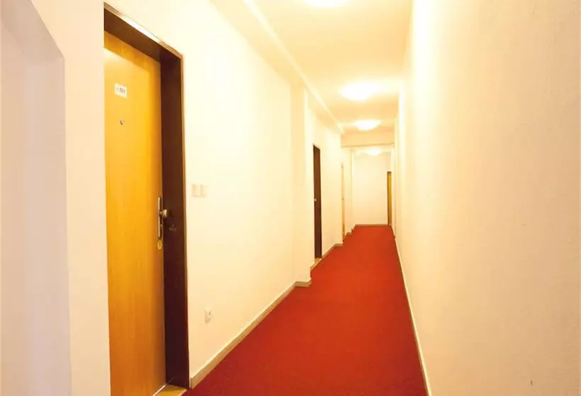 Travellers Hostel Dlouha