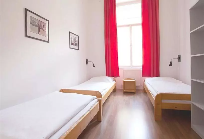 Travellers Hostel Dlouha