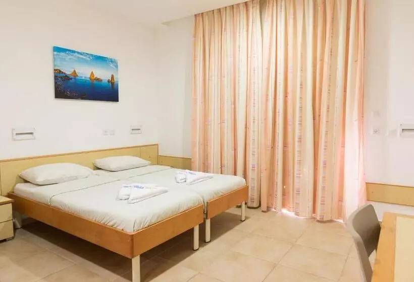 Hi   Ein Gedi Hostel