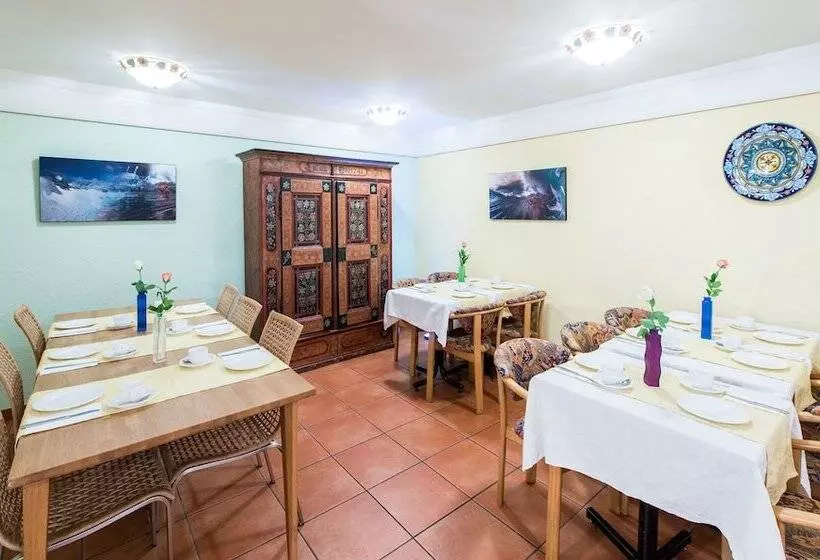 Aamiaismajoitus (B&B) Serviced Apartments Wallis