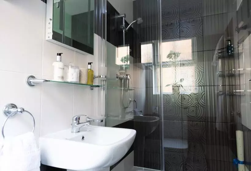 住宿加早餐  All Seasons Boutique Hotels