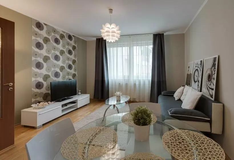 Central Passage Apartments By Vagabond