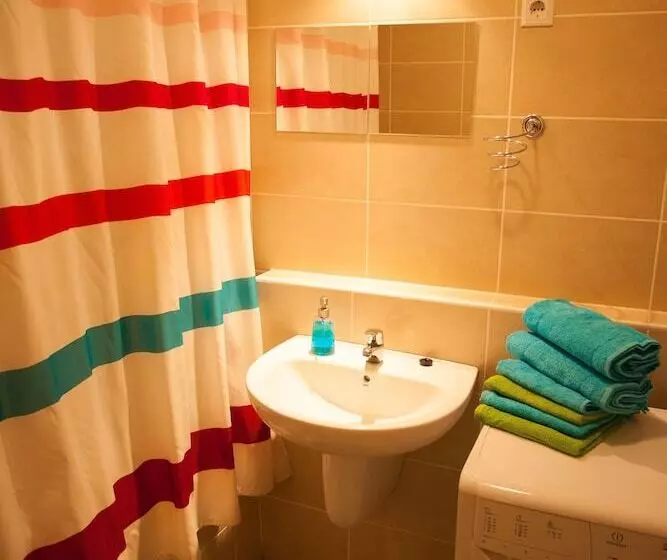 Central Passage Apartments By Vagabond