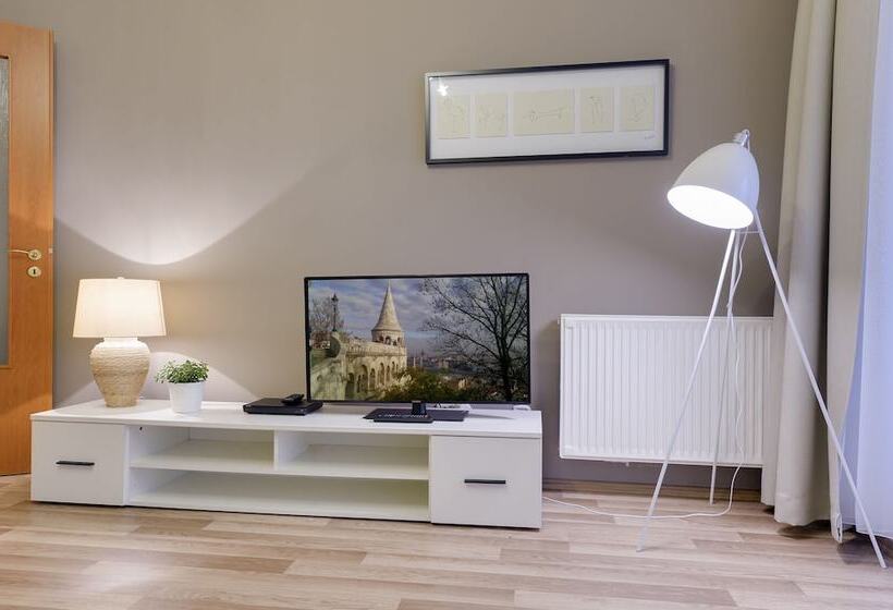 Central Passage Apartments By Vagabond