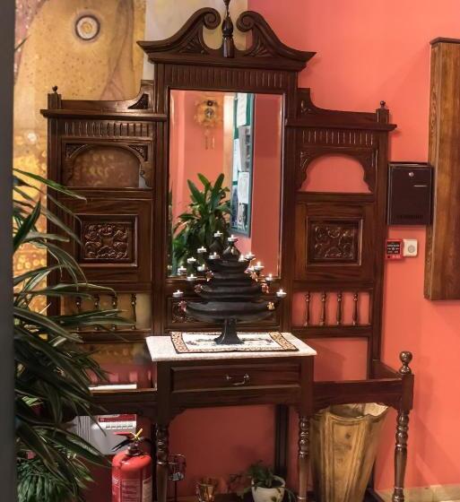 City Hotel Apollonion