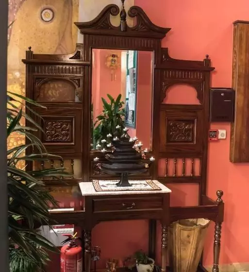 City Hotel Apollonion