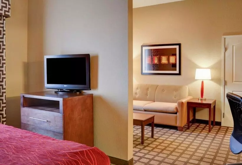호텔 Comfort Inn & Suites Fort Smith I540