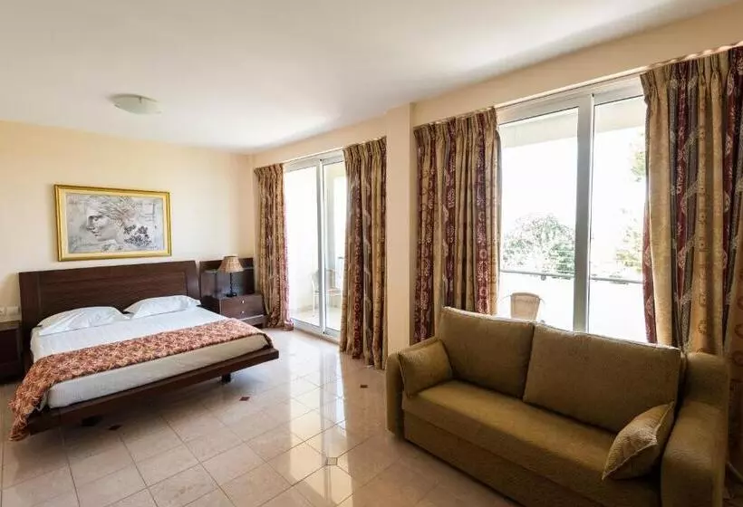 호텔 Dolphin Resort & Conference