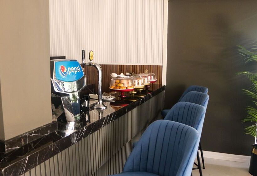 בית מלון כפרי Dynasty