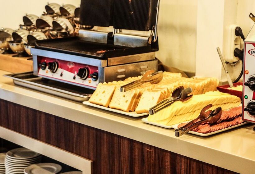 בית מלון כפרי Dynasty