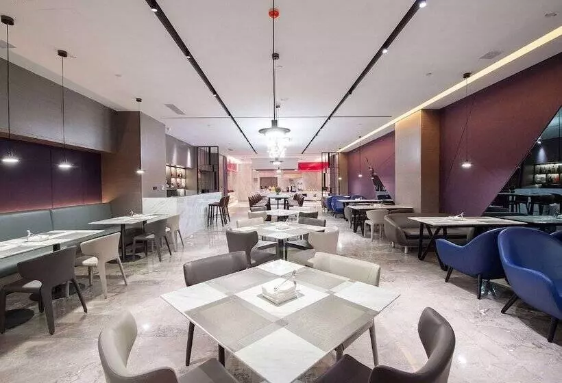 Отель Mercure Harbin Central Street Sophia Church