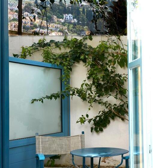 בית מלון כפרי Nireus