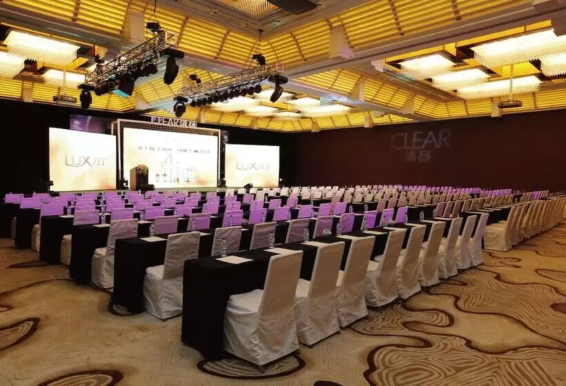 Отель Renaissance Sanya Haitang Bay Resort