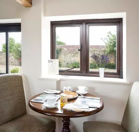 Bed and Breakfast Lowerfield Farm