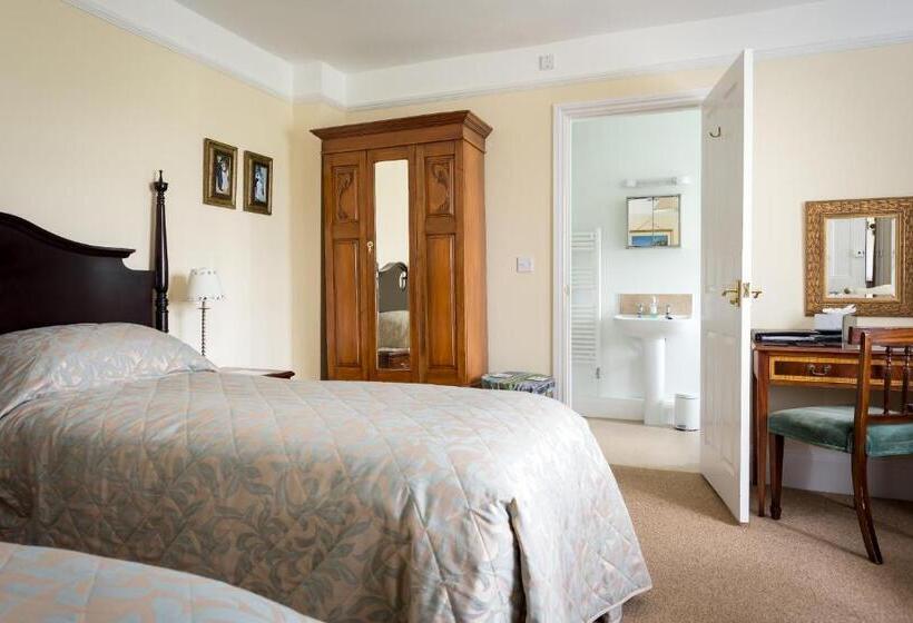 مبيت وإفطار Lowerfield Farm