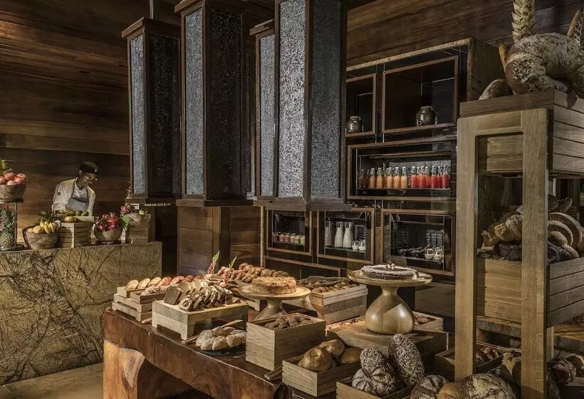 Four Seasons Resort Seychelles