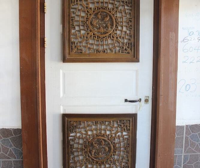 فندق Bachelor Inn