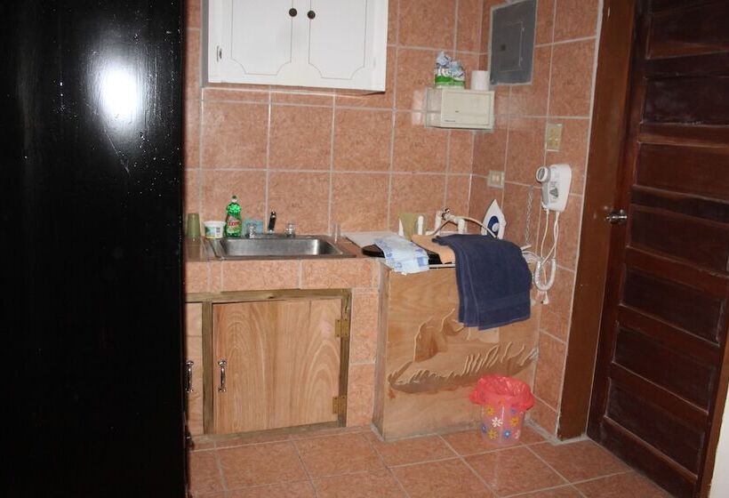 فندق Bachelor Inn