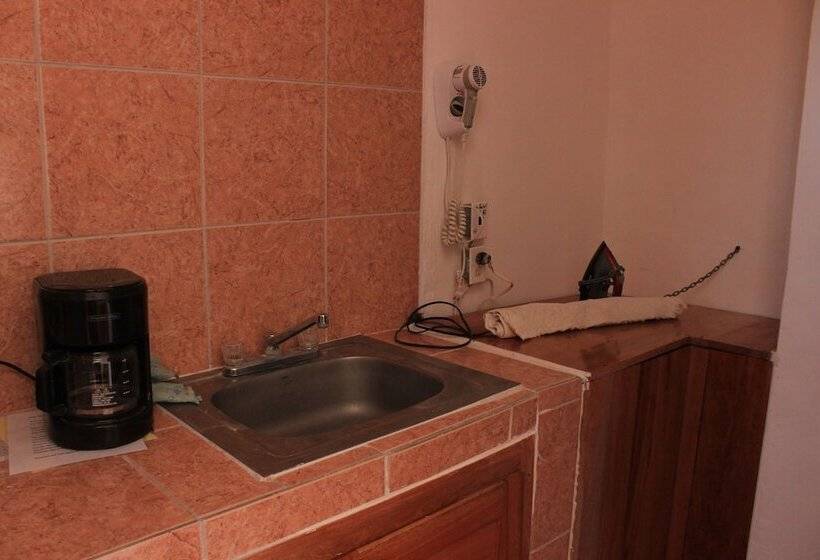 فندق Bachelor Inn