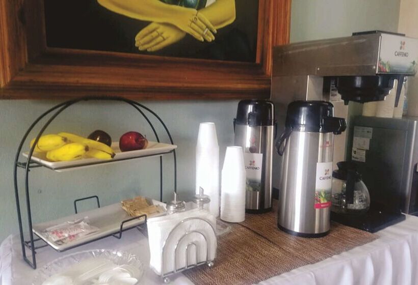 Laos Mar Hotel & Suites