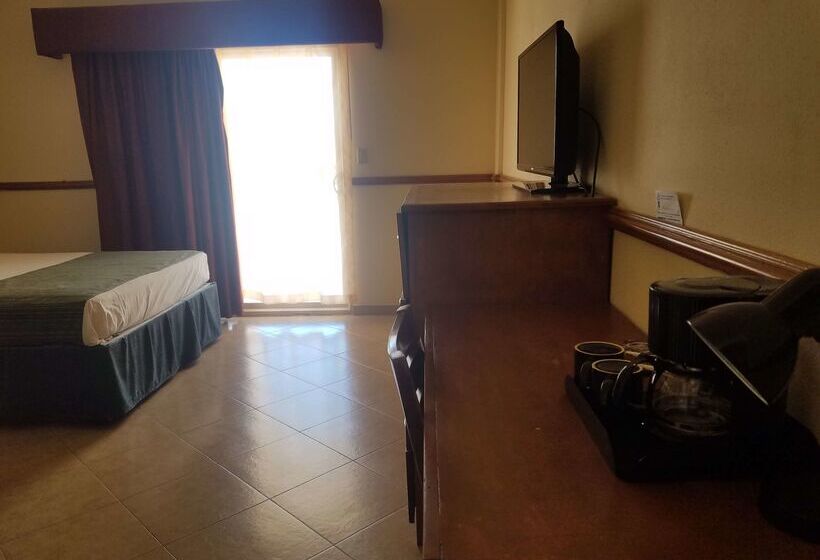 Laos Mar Hotel & Suites