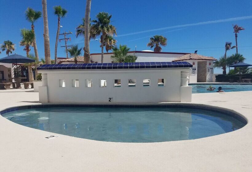 Laos Mar Hotel & Suites